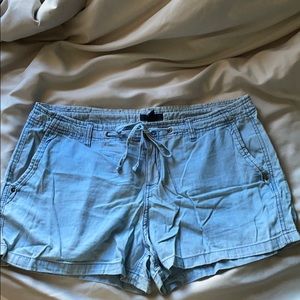 Gap drawing shorts
